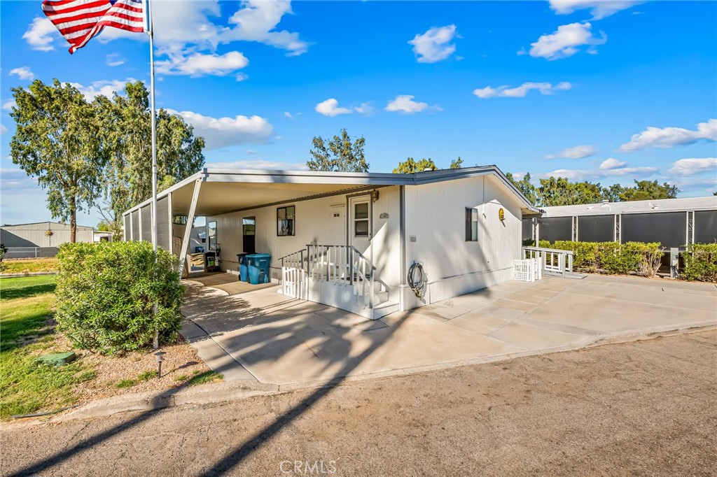 586 Channel Way Property Photo 40