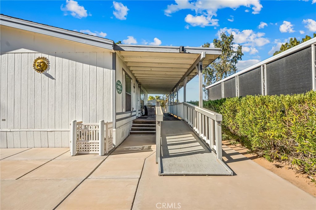 586 Channel Way Property Photo 44