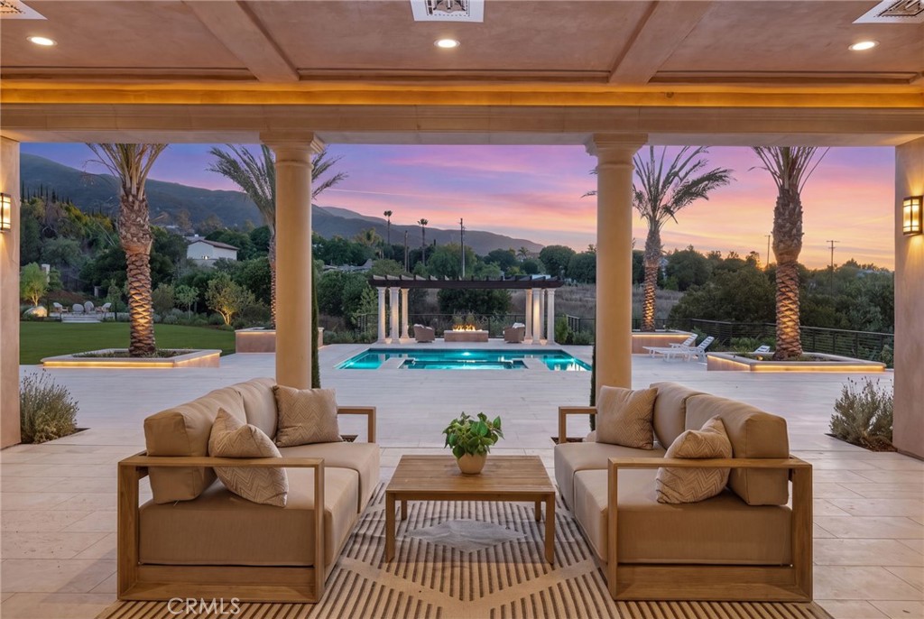 1243 Via Venezia Property Photo 3