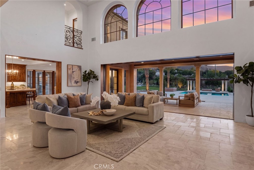 1243 Via Venezia Property Photo 6