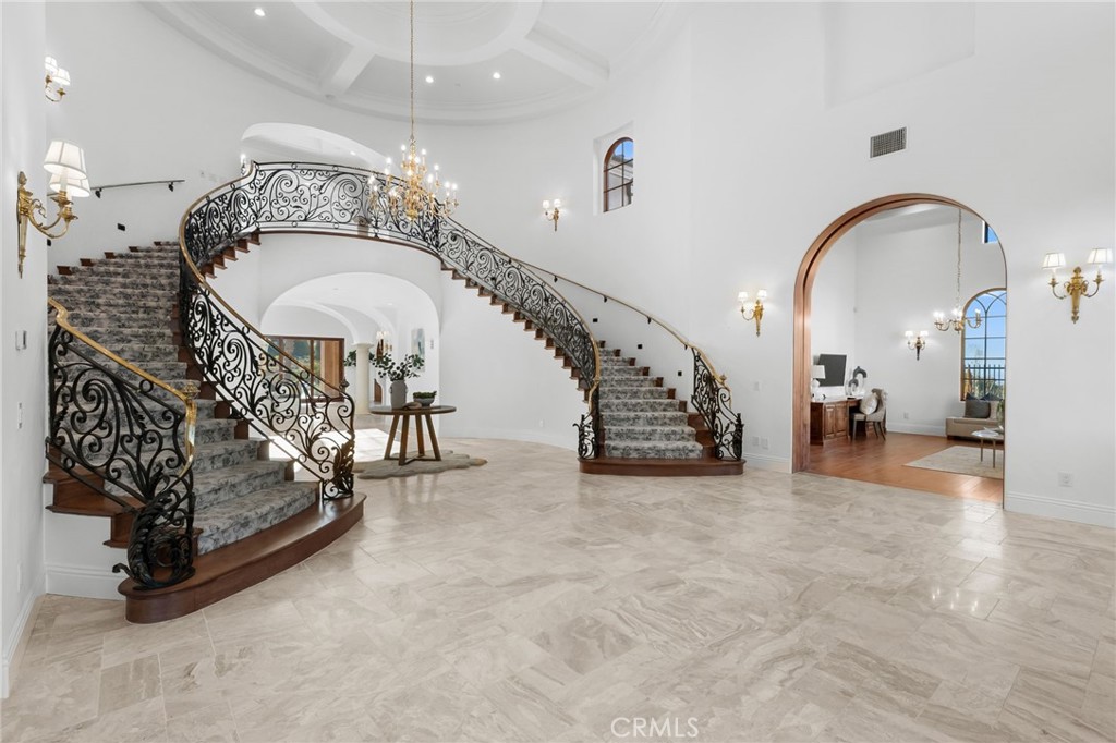 1243 Via Venezia Property Photo 10