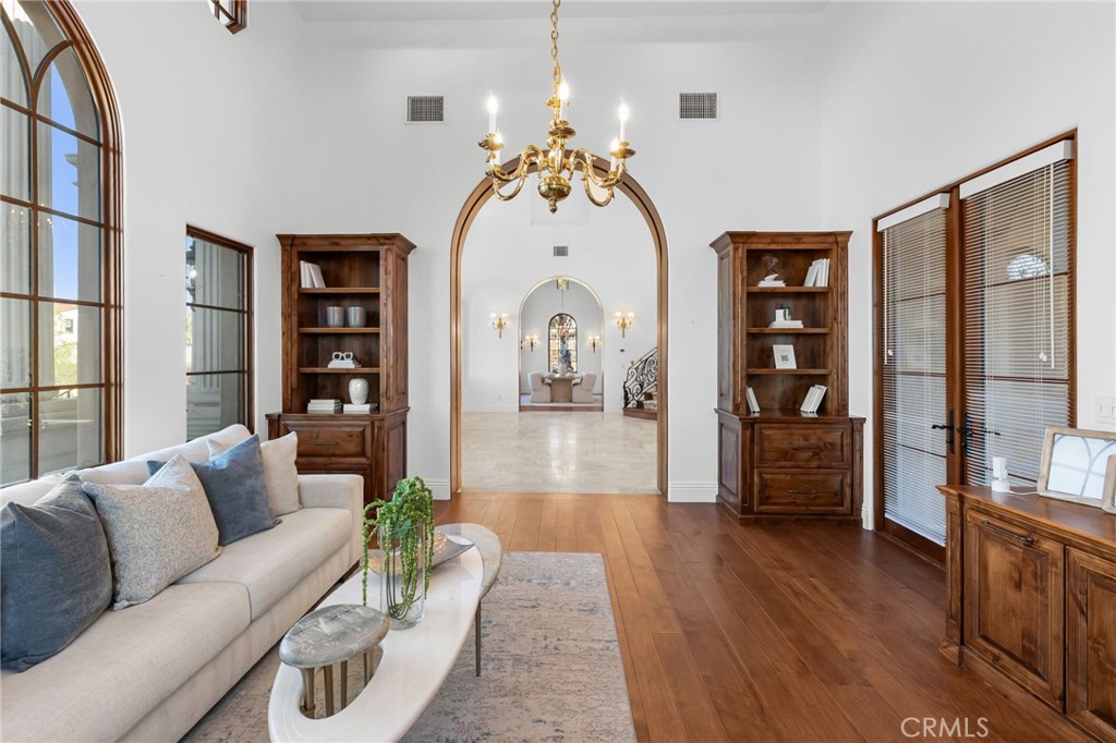 1243 Via Venezia Property Photo 11