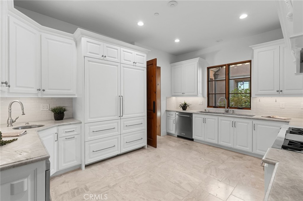 1243 Via Venezia Property Photo 17