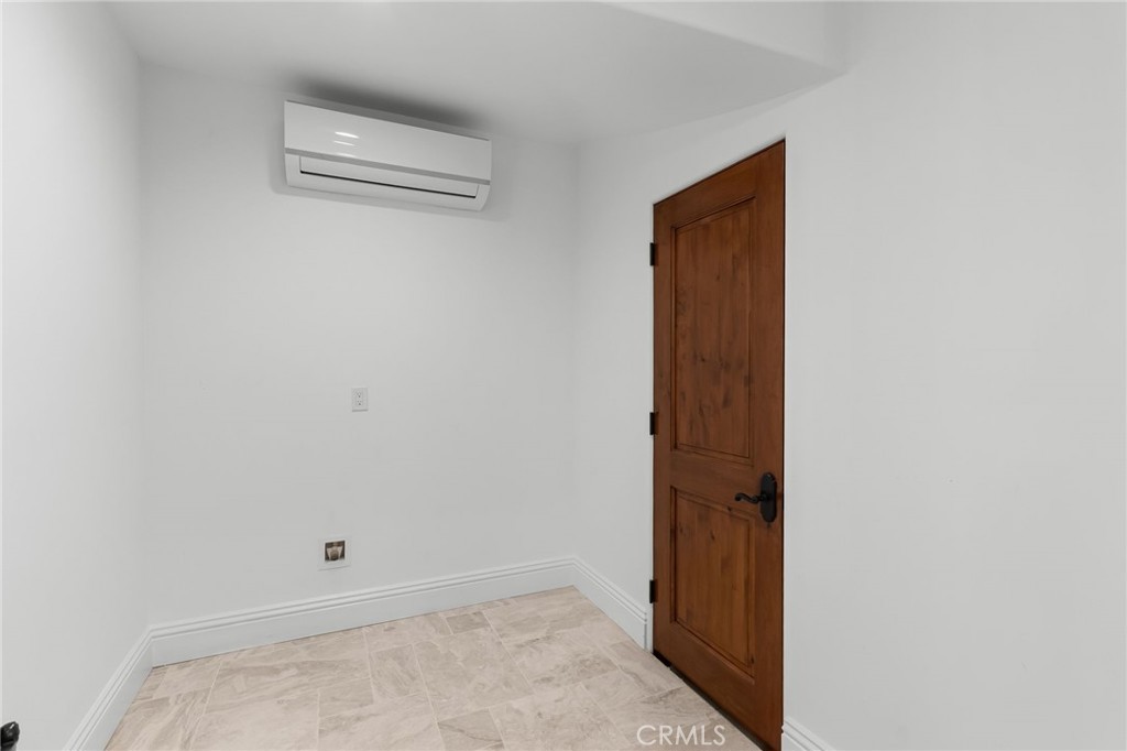 1243 Via Venezia Property Photo 21