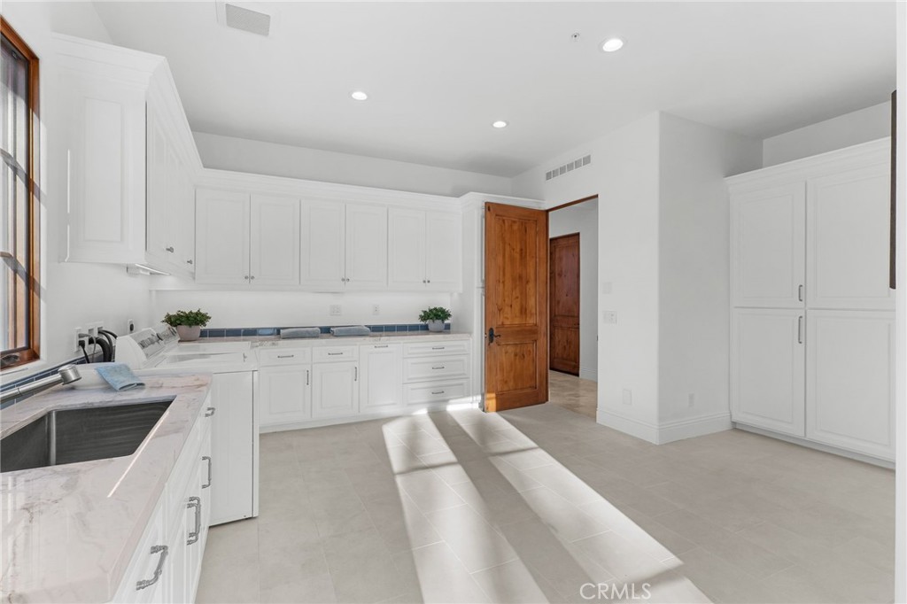 1243 Via Venezia Property Photo 33