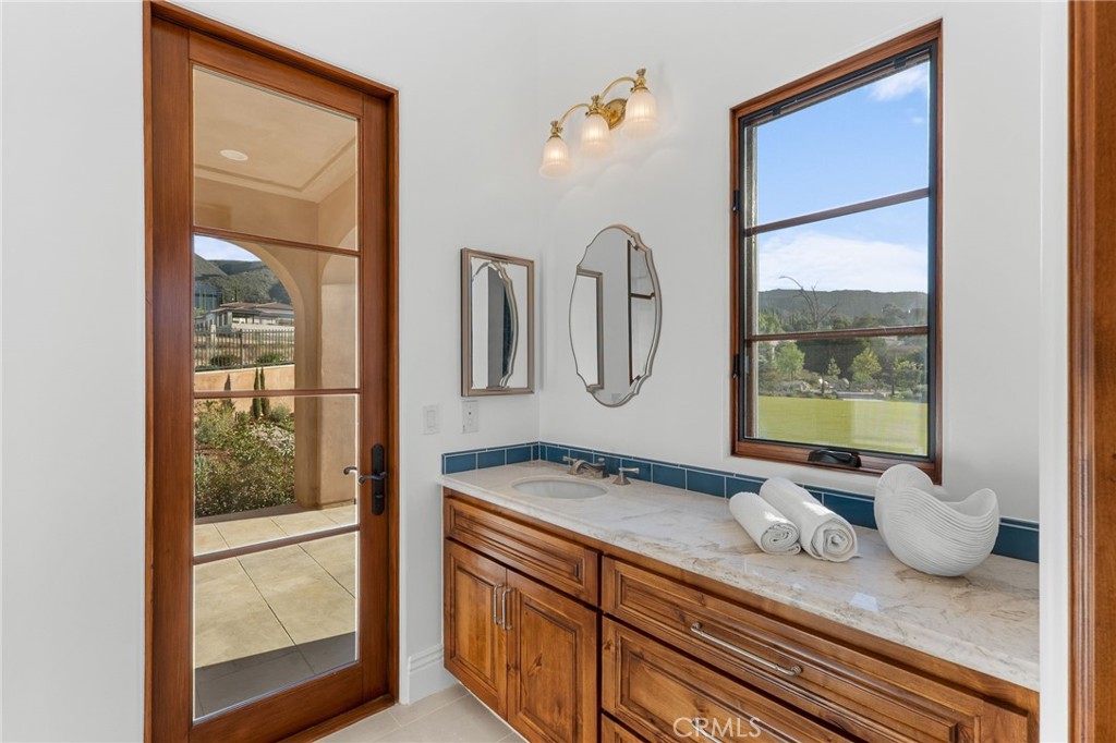 1243 Via Venezia Property Photo 35