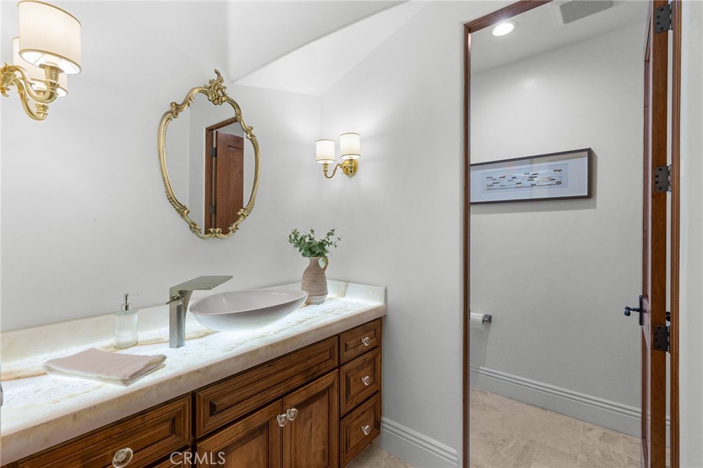 1243 Via Venezia Property Photo 54