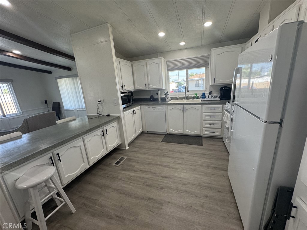 23820 Ironwood Property Photo 3