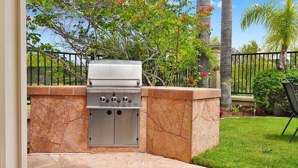 12 Siros Property Photo 32