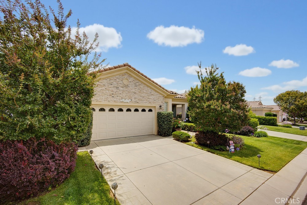 913 Avenal Property Photo 2
