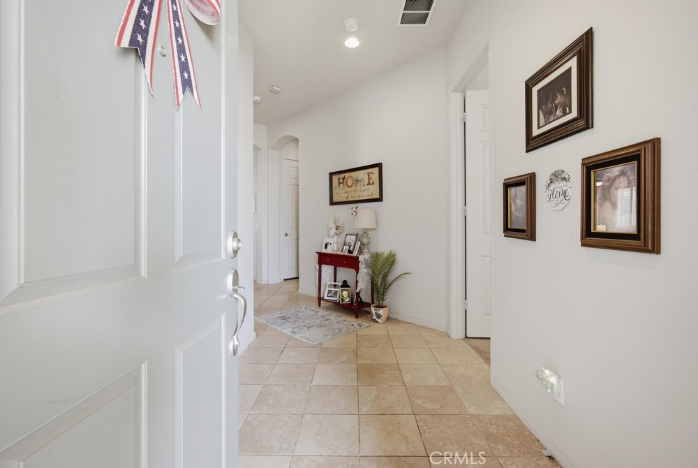 913 Avenal Property Photo 6