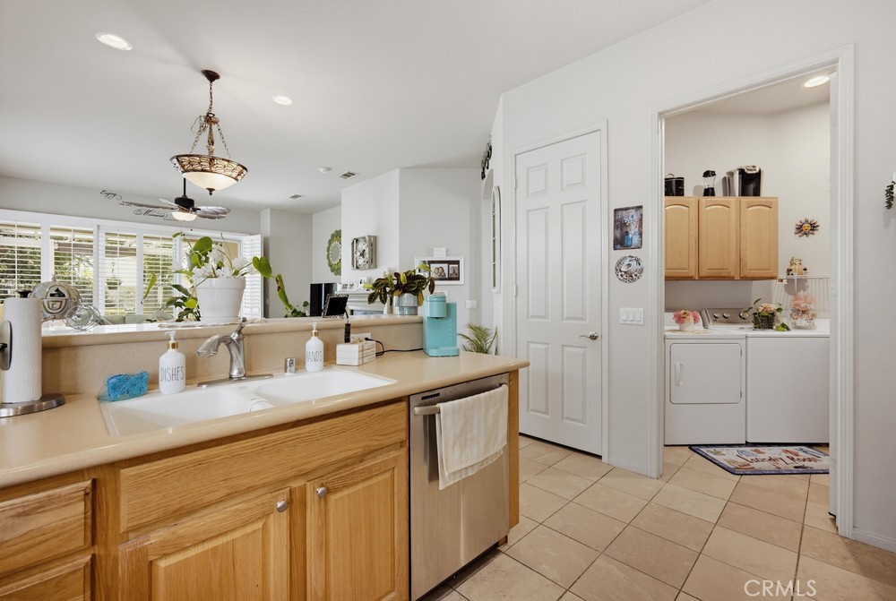 913 Avenal Property Photo 14