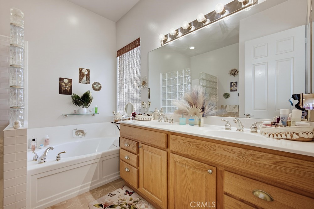 913 Avenal Property Photo 25