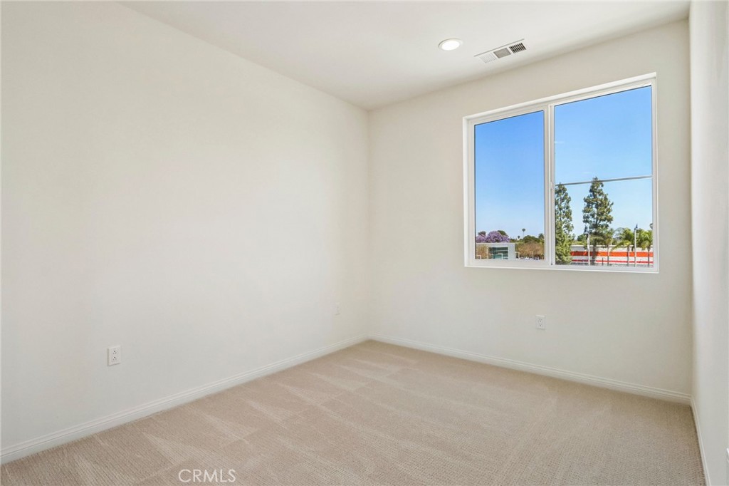 5876 Linden Ave Avenue 7 Property Photo 20