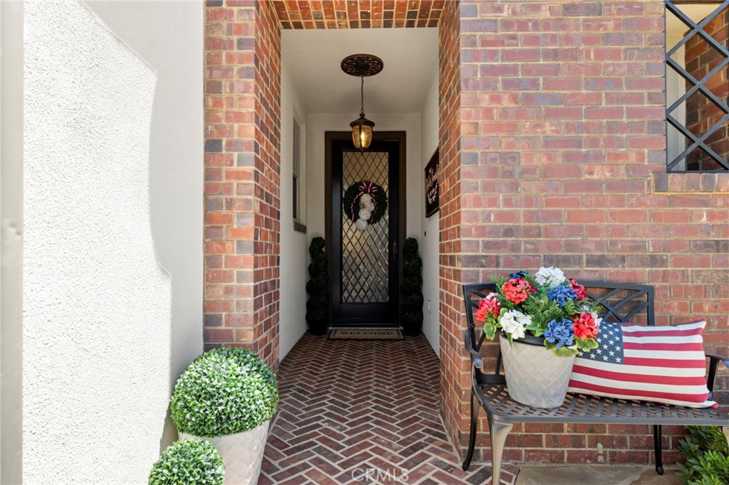 10 Jenny Property Photo 3