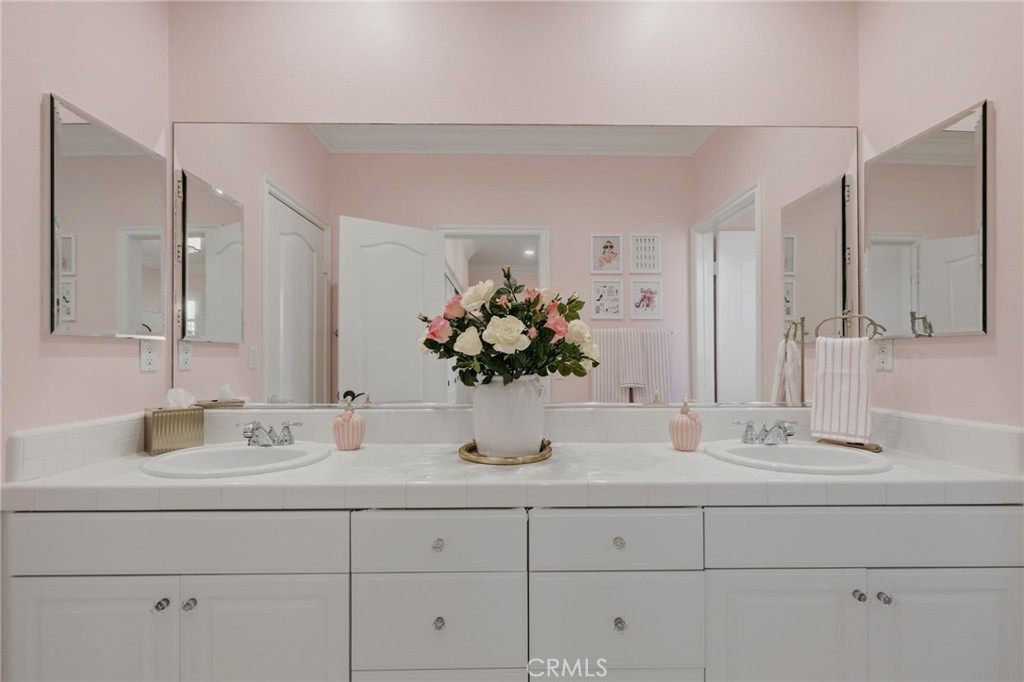 10 Jenny Property Photo 44