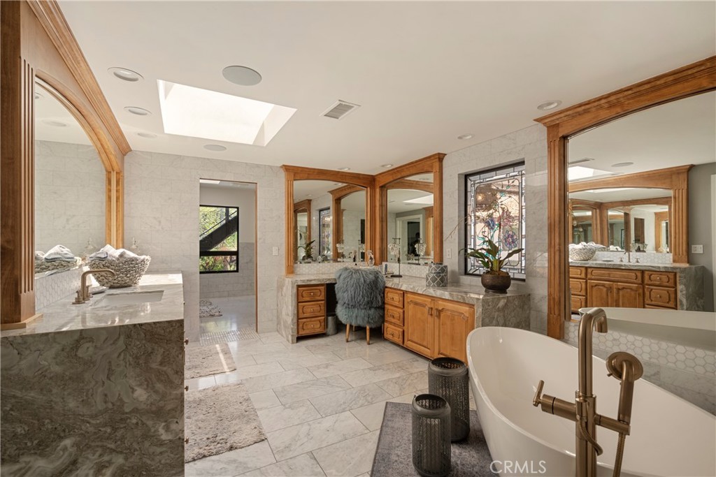 18821 Ridgeview Circle Property Photo 17