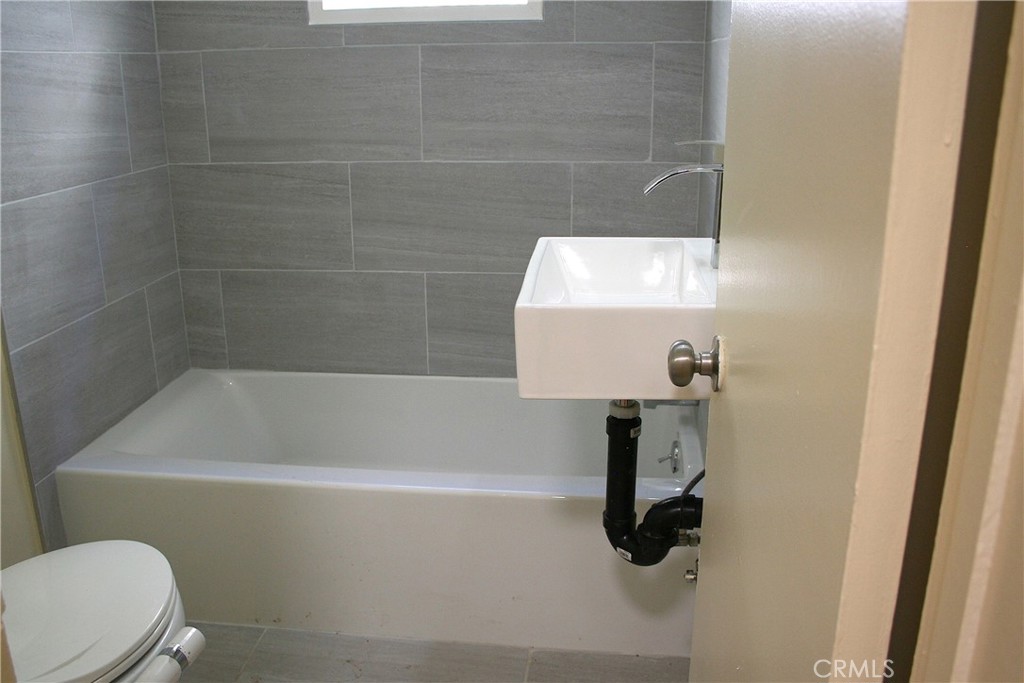 19154 Beach Boulevard B Property Photo 9