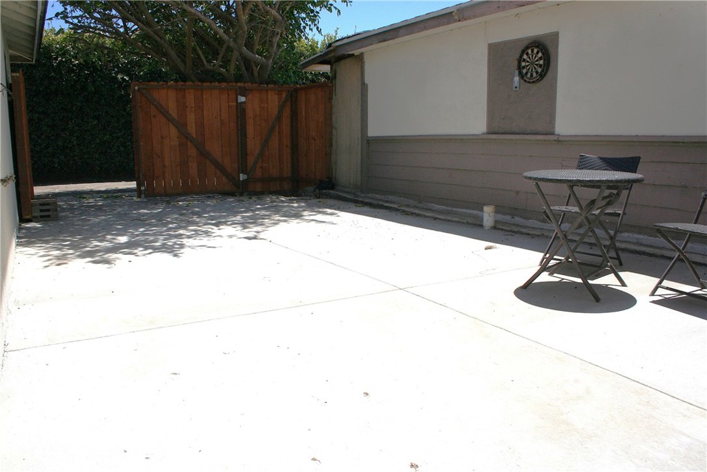 19154 Beach Boulevard B Property Photo 15