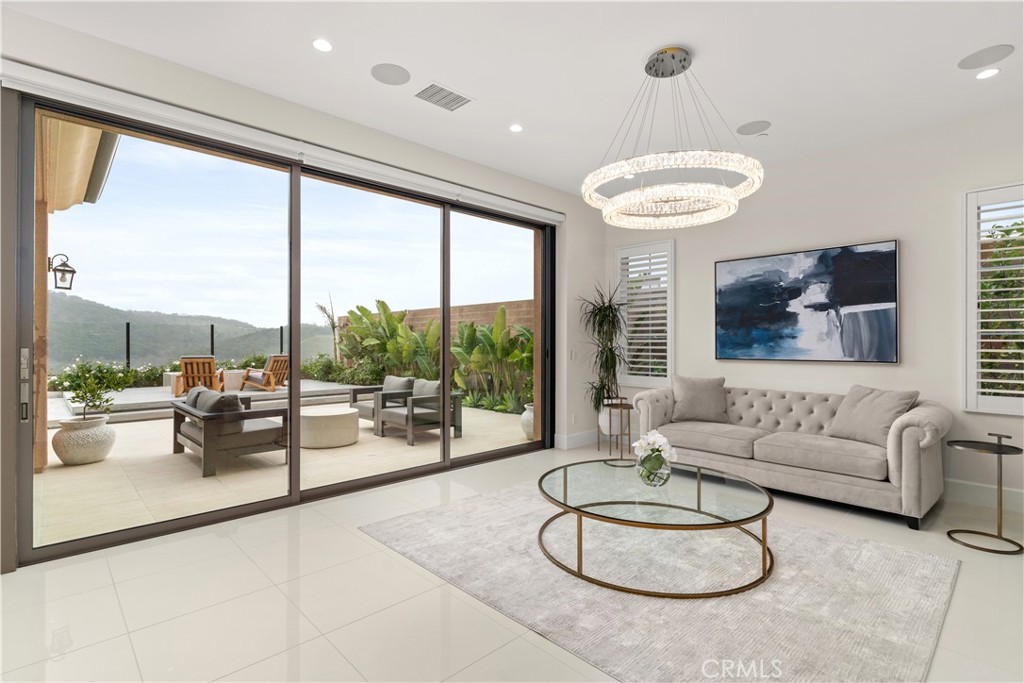 115 Sky Hts Property Photo 5