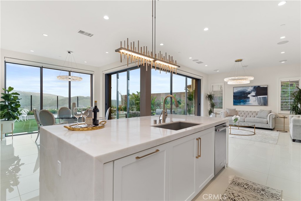 115 Sky Hts Property Photo 9