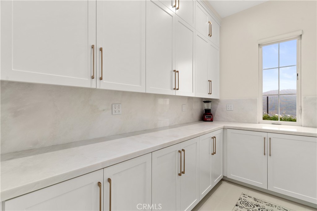 115 Sky Hts Property Photo 11