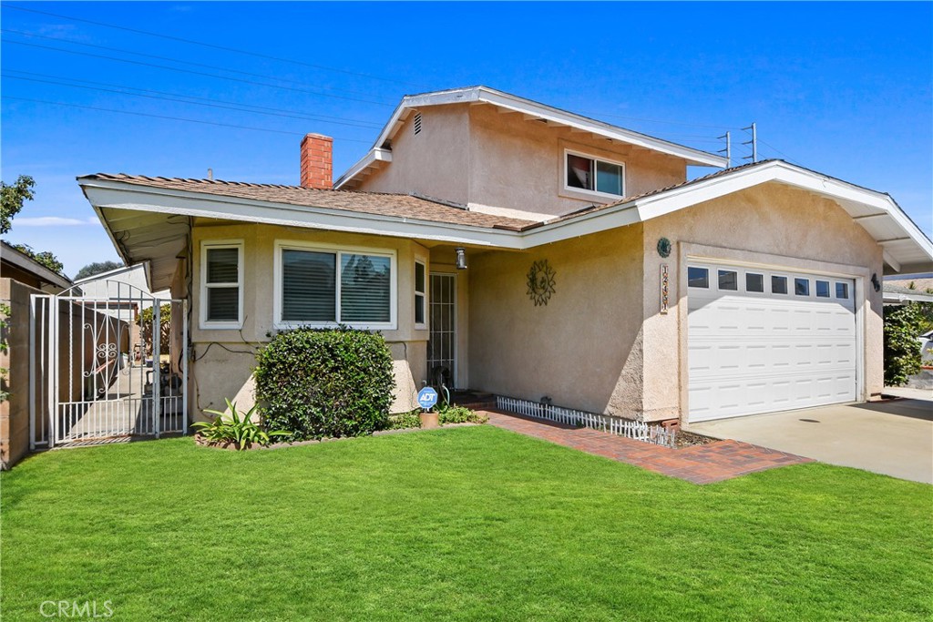 12451 La Linda Property Photo