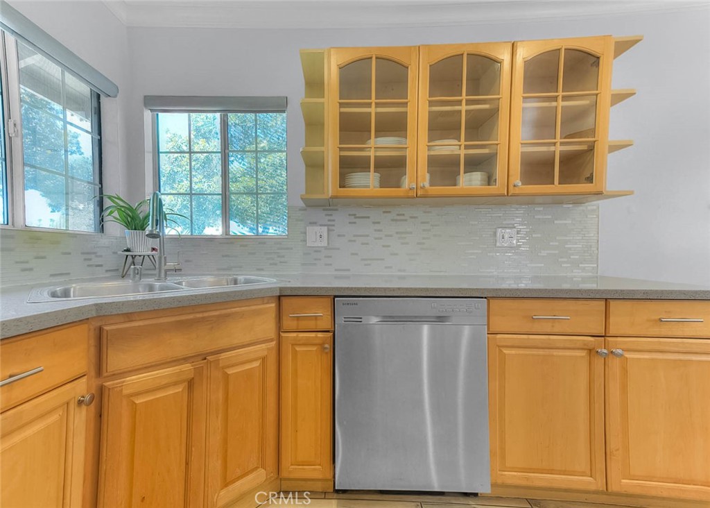 1342 W Southgate Property Photo 25