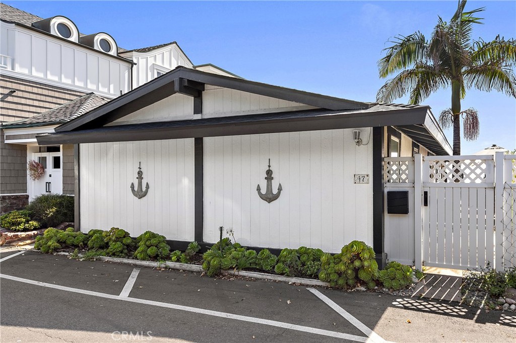 1880 N El Camino Real 47 Property Photo 8