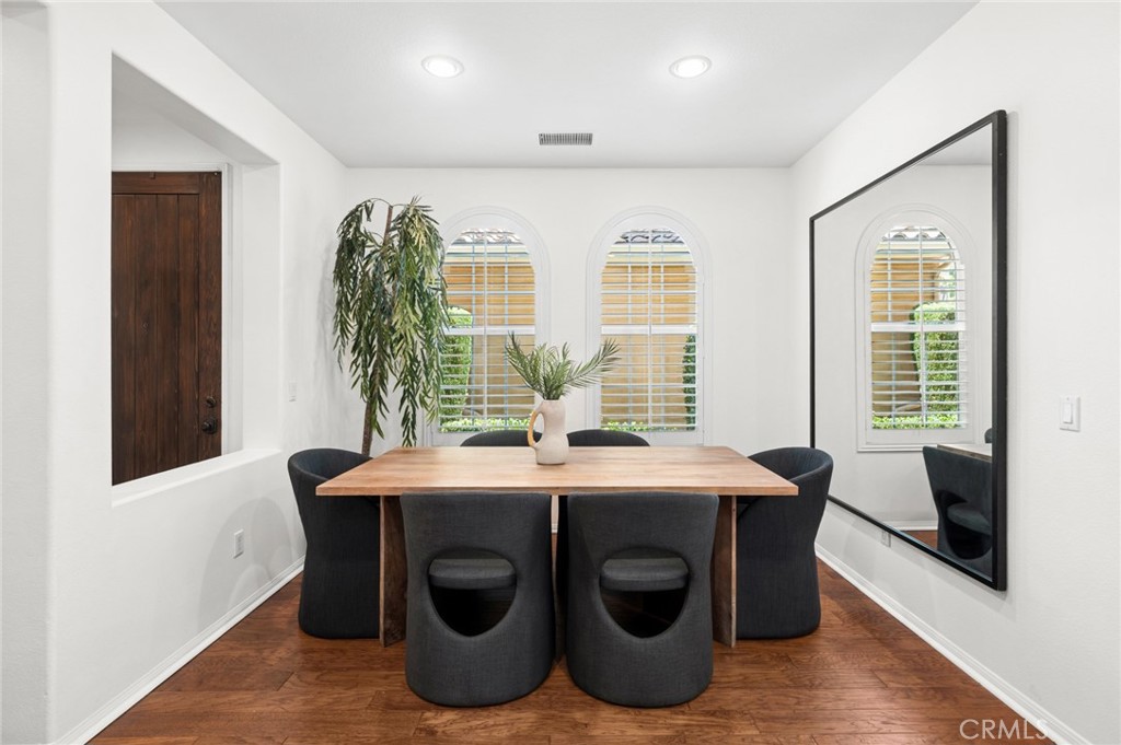 10 Newton Court Property Photo 8