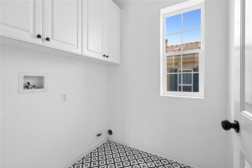 10 Newton Court Property Photo 30