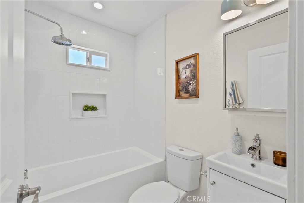 3705 S St Andrews Property Photo 16