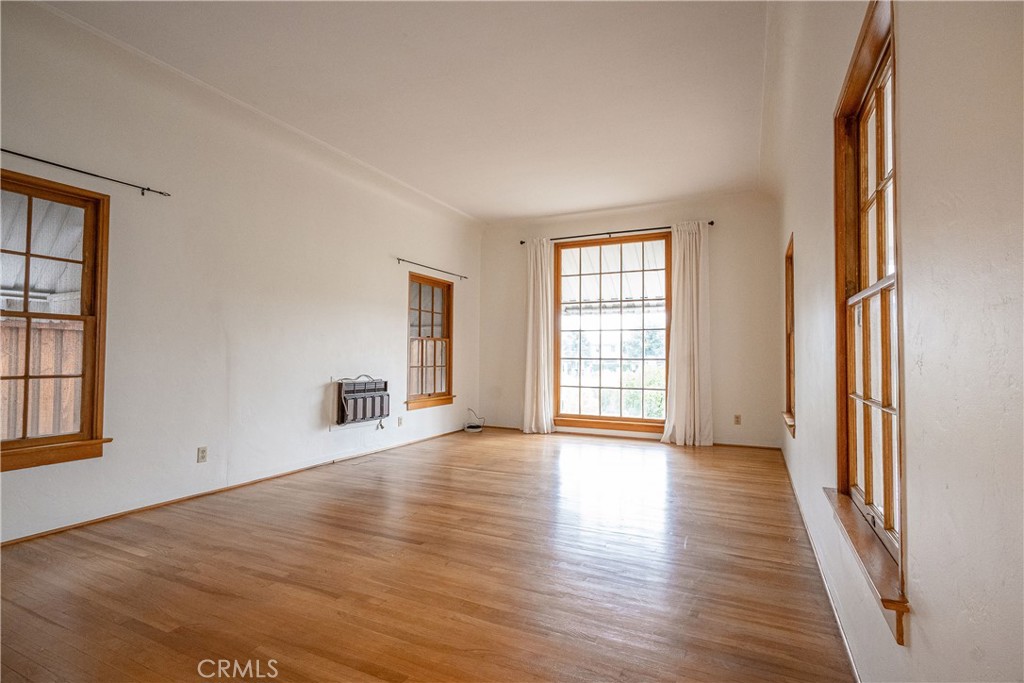 175 W 9th Property Photo 15