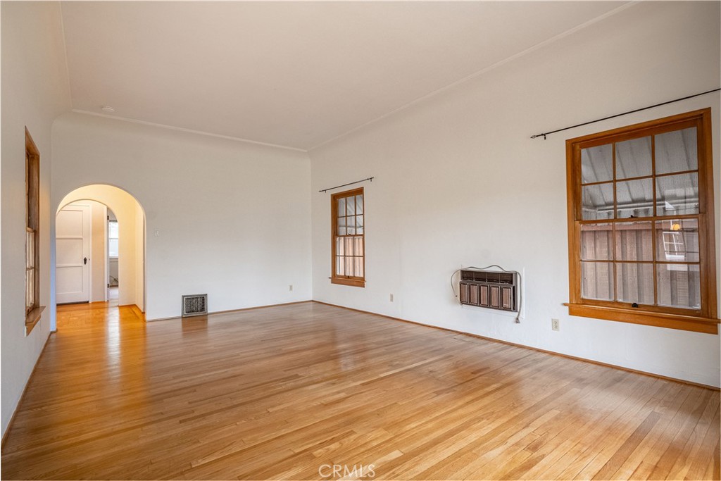 175 W 9th Property Photo 17