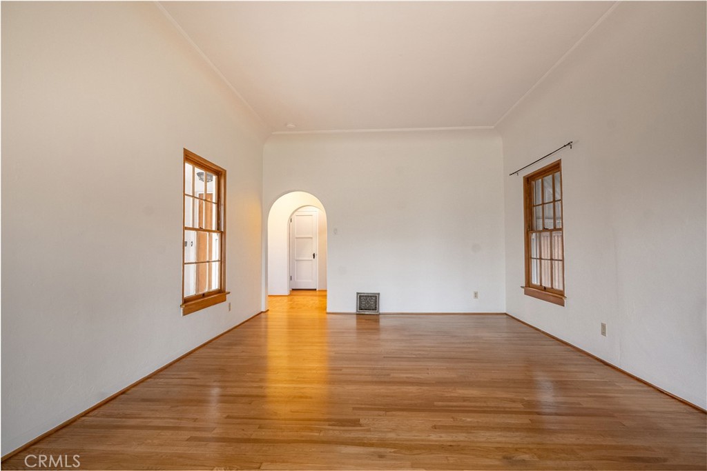 175 W 9th Property Photo 18