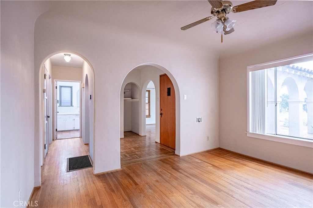 175 W 9th Property Photo 21