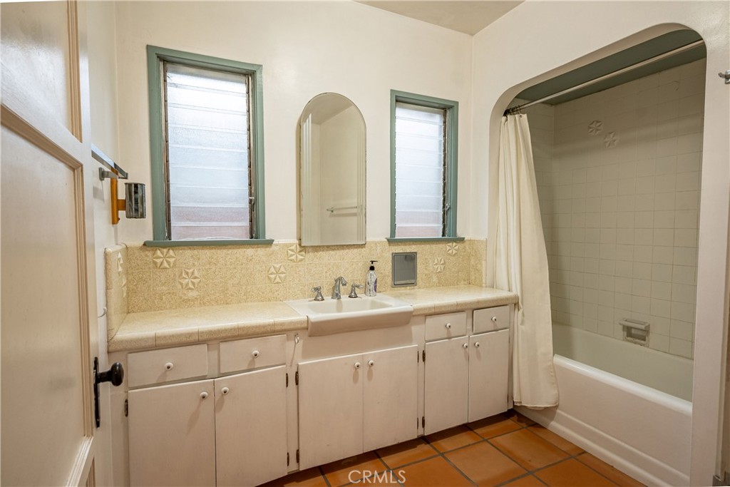 175 W 9th Property Photo 29