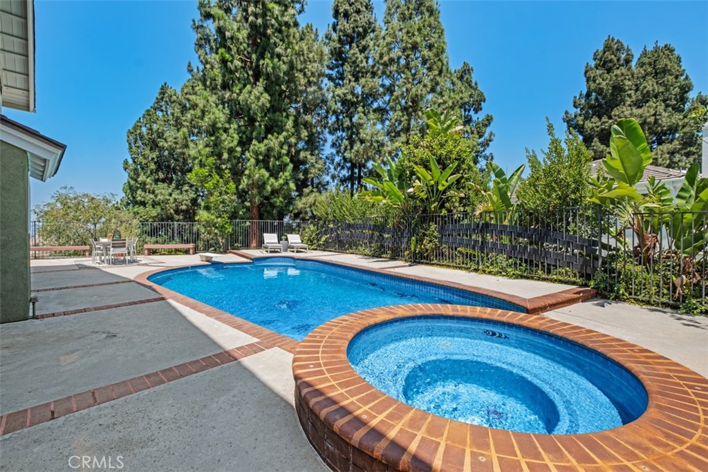 5780 E River Valley Trail Property Photo 4