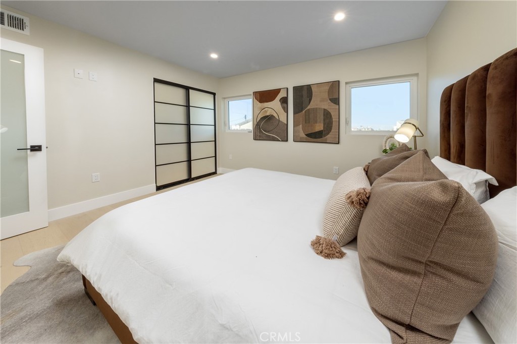16811 14th Property Photo 16