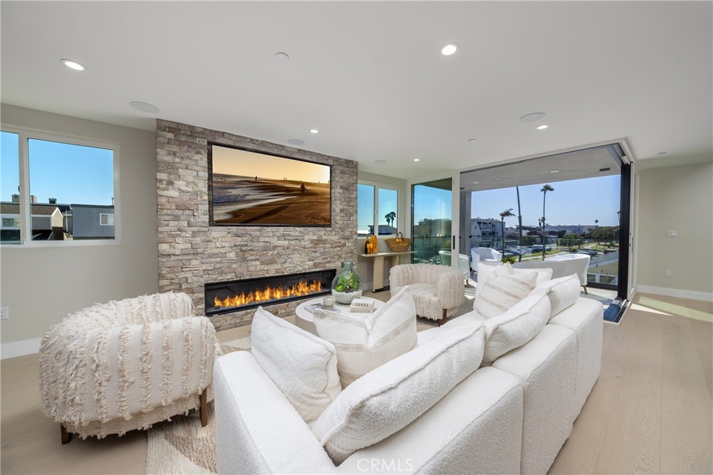 16811 14th Property Photo 24