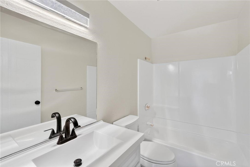 44535 La Paz Rd A Property Photo 10