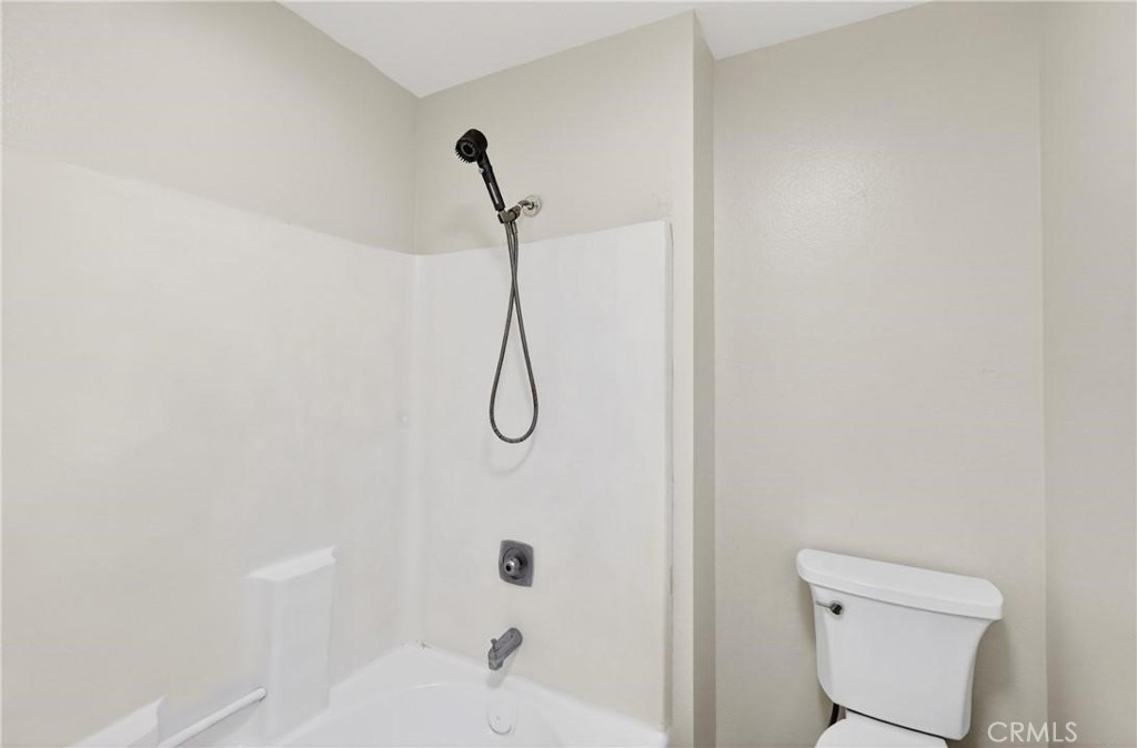 44535 La Paz Rd A Property Photo 11