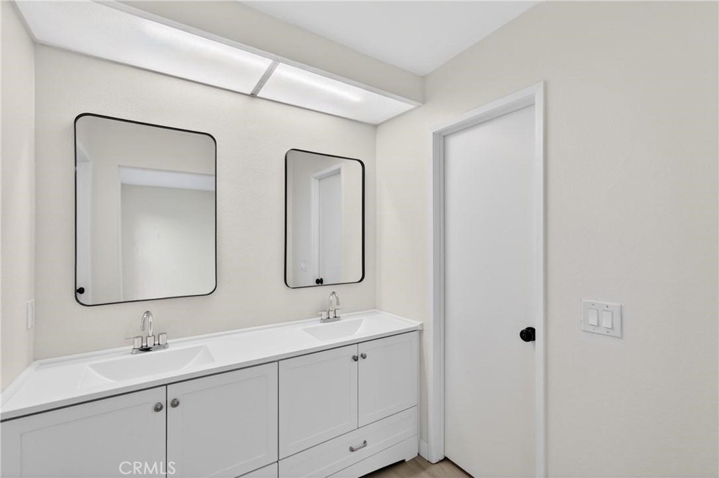 44535 La Paz Rd A Property Photo 14