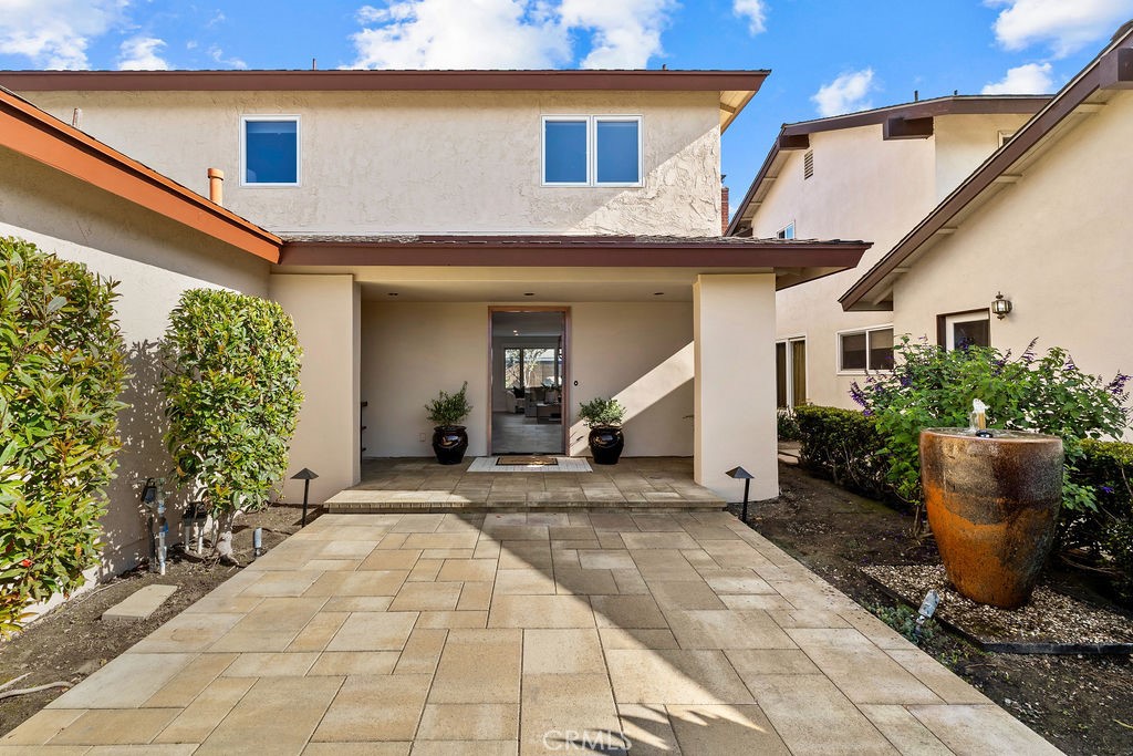 6792 Loyola Drive Property Photo 4