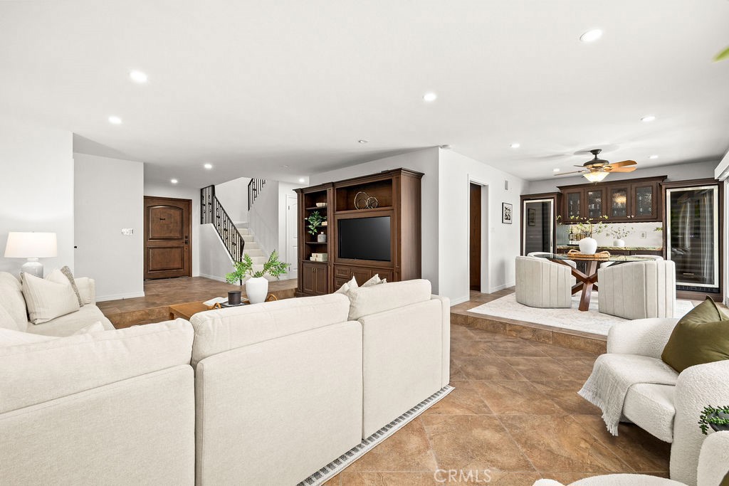 6792 Loyola Drive Property Photo 10