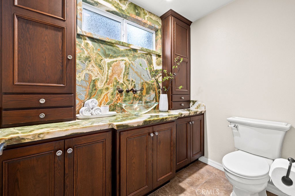 6792 Loyola Drive Property Photo 23