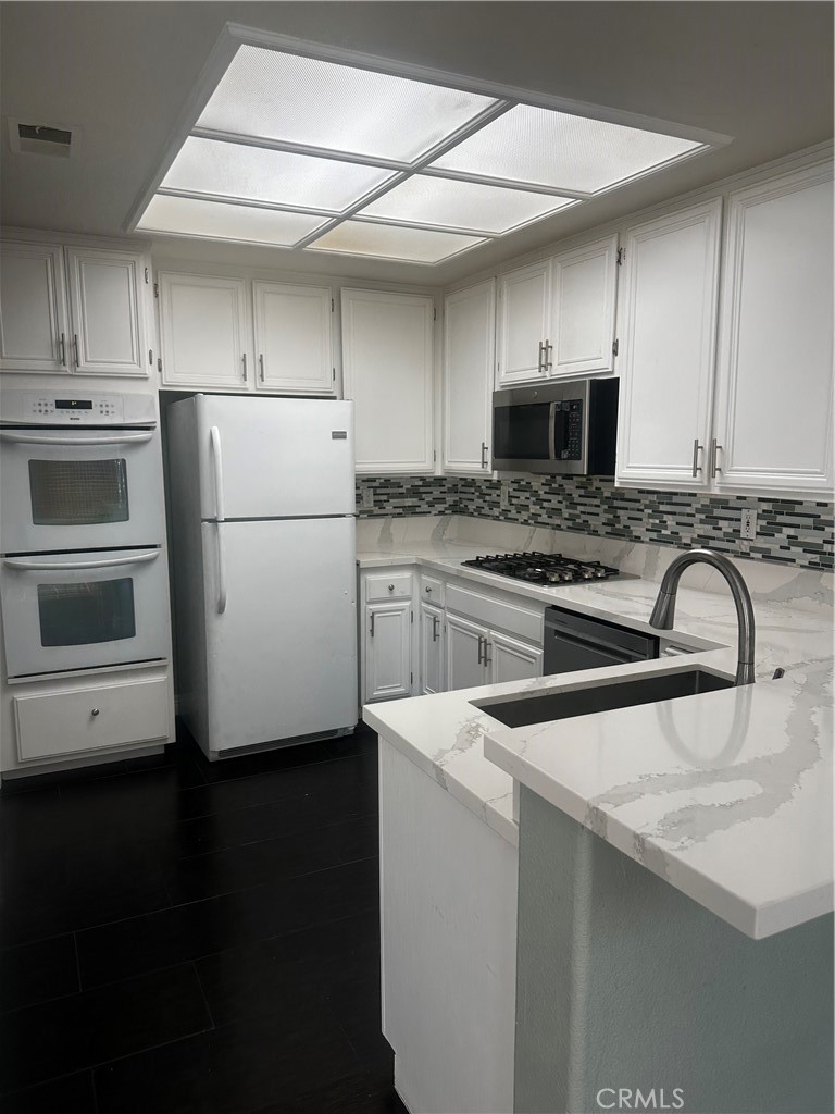 27 Gauguin Circle Property Photo 4