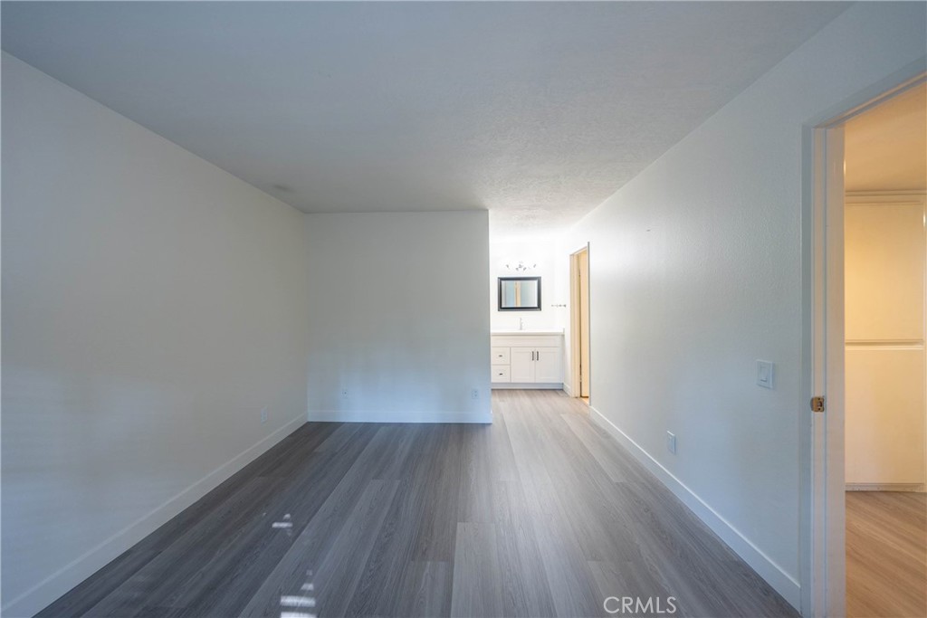 71 Woodleaf Property Photo 8