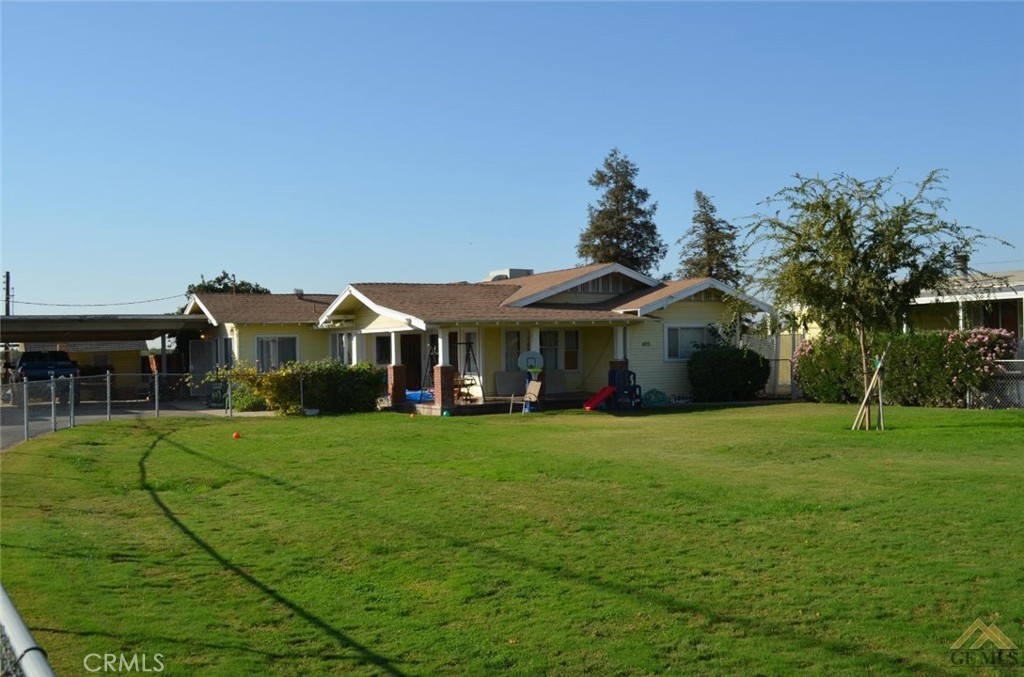 411 E Los Angeles Property Photo 4