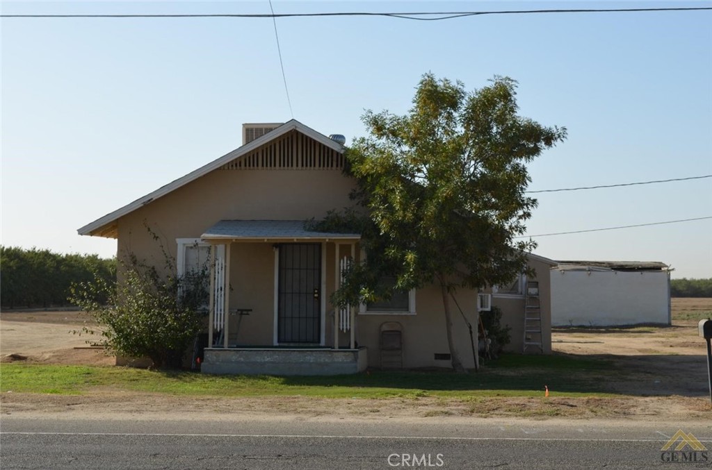 411 E Los Angeles Property Photo 6